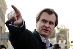 Christopher Nolan señala al gran problema del streaming e insta a comprar 'Oppenheimer' en formato físico para estar a salvo de las "malévolas plataformas"