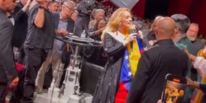 Adele sorprendió a Venezuela en medio de su show en el teatro Caesars Palace Colosseum de Las Vegas