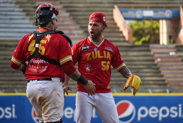 La Chinita bendijo a las Águilas del Zulia en su día