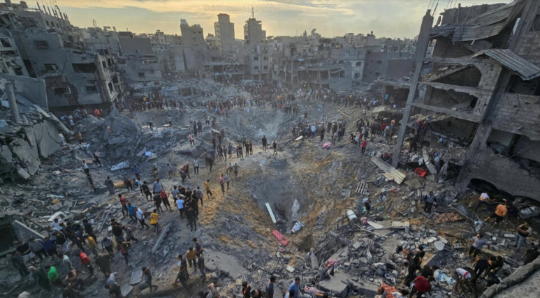 "Es una masacre masiva", al menos 50 muertos tras ataque aéreo israelí en el campo de refugiados de Jabalia en Gaza