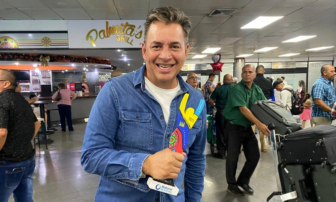 Así fue el recibimiento del animador venezolano Daniel Sarcos en Zulia