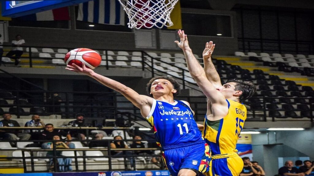 Venezuela pasa a la final del Sudamericano U-17 de Baloncesto tras vencer a Brasil