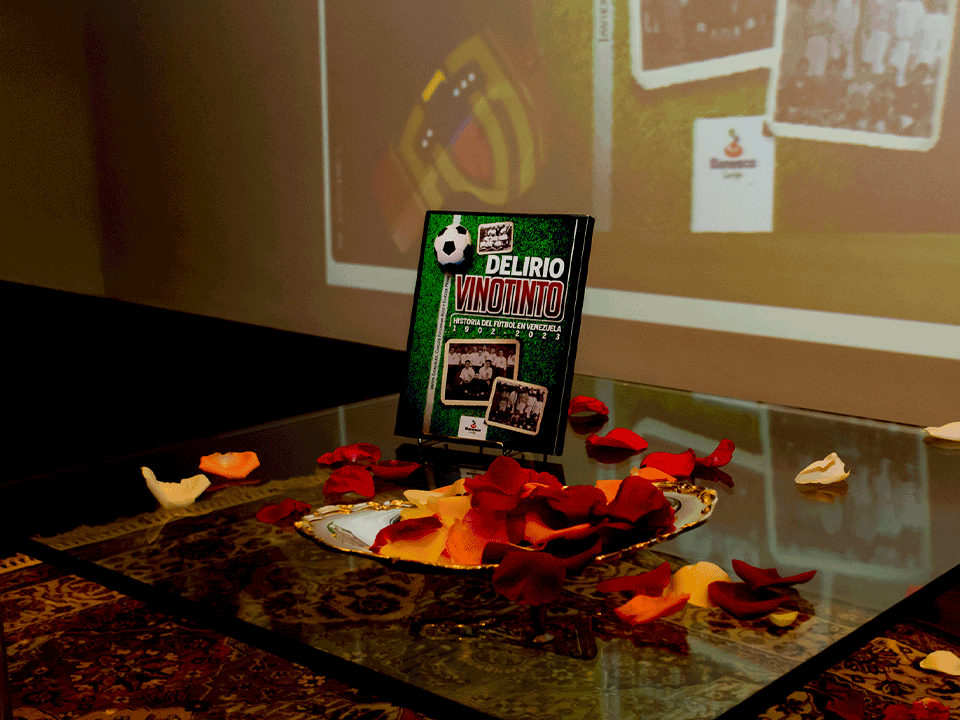 Banesco marcó un golazo con el libro Delirio Vinotinto