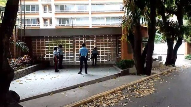 Directora Ejecutiva de ONG Senos Ayuda hallada muerta en su casa junto a su esposo e hija