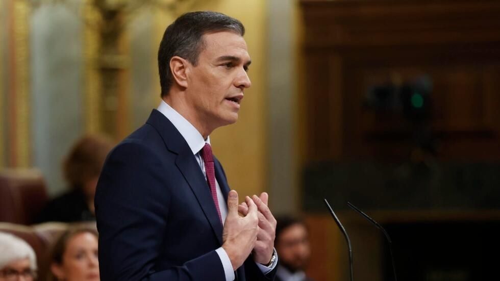 Sánchez se erige como el "muro" frente a la extrema derecha en un pleno marcado por la amnistía