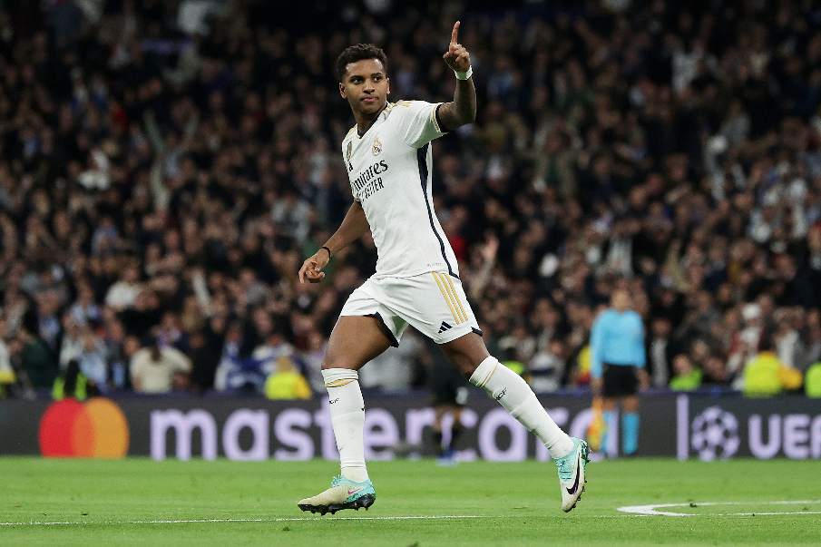 Arsenal y PSV consiguen sus pases a octavos