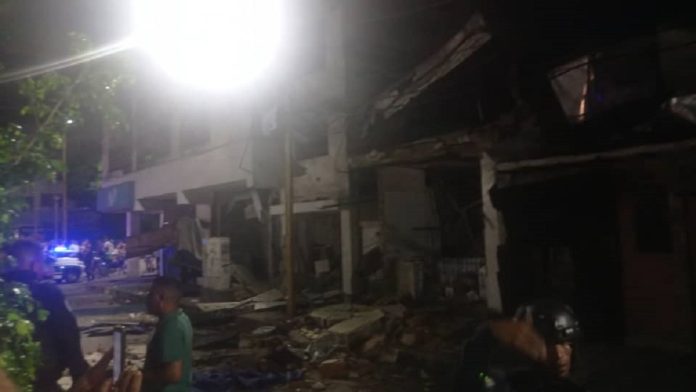 Fuerte explosión en un establecimiento cercano a la plaza Santa Rosa de Valencia
