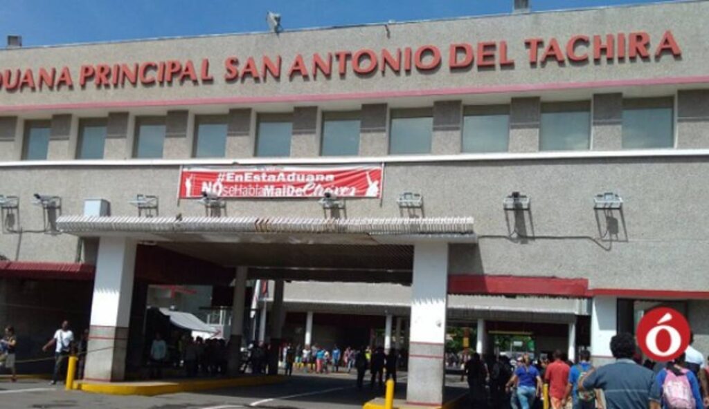 Colombia realizó la primera exportación de vehículos hacia Venezuela