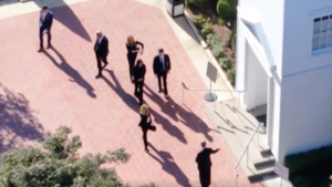 Las estrellas de "Friends" se reúnen para llorar a Matthew Perry en el funeral privado del actor