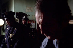 50 años del estreno de uno de los mejores thrillers policiacos de todos los tiempos. Una espléndida mirada crítica a la corrupción basada en hechos reales que puedes ver en streaming