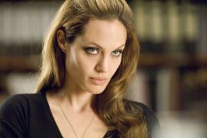 Angelina Jolie afirma que Hollywood "no es un lugar saludable" y planea vivir en Camboya alejada de las cámaras: "No sería actriz hoy"
