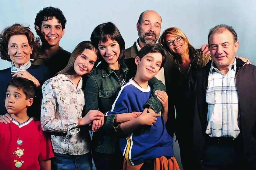 'Los Serrano' ya tiene fecha para su verdadero reencuentro. Fran Perea se ríe de Telecinco y prepara un programa especial de la serie, lejos de la televisión convencional
