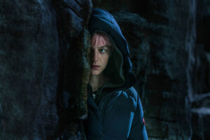 Emma Corrin es la bocanada de aire polar que necesitaba este ambicioso thriller de Disney plus