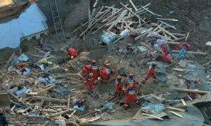 Se elevan a 127 los muertos y 734 los heridos por terremoto en China