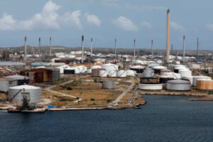PDVSA saldará deuda con refinería de Curazao suministrando combustible