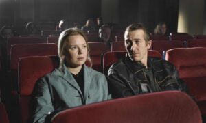 FALLEN LEAVES PELICULA CRITICA