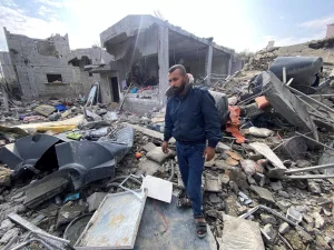 Sube a más de 20.915 la cifra de muertos en Gaza; cortadas las telecomunicaciones en el enclave