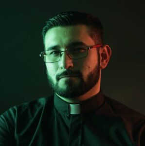 Sacerdote abrirá su OnlyFans para ayudar a los desamparados 🔞🏫