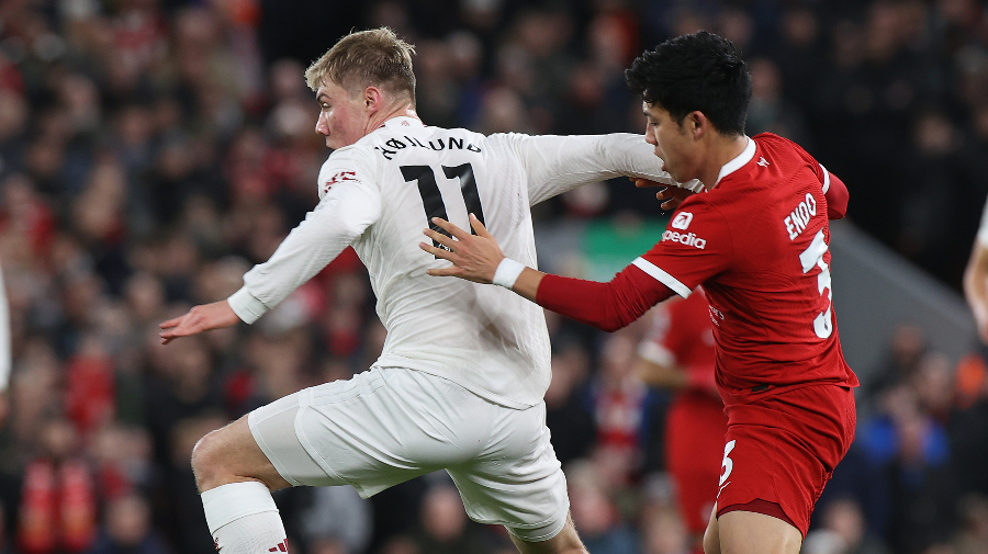 Liverpool empata a cero contra Manchester United y el Arsenal es el nuevo líder