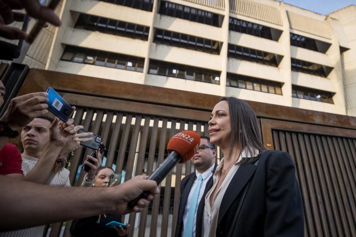 María Corina Machado acudió al TSJ para revisar su inhabilitación