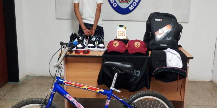 Adolescente le raspó la tarjeta por 14 mil bolívares a su papá y lo delató con Polimonagas