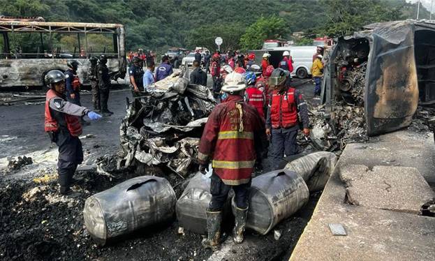 Aún faltan por identificar a 11 de las víctimas de la tragedia vial de la autopista Gran Mariscal de Ayacucho
