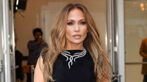 Jennifer Lopez anunció su regreso a la palestra musical
