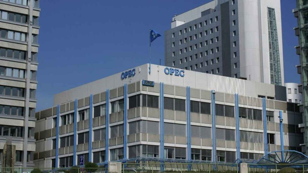 precios petroleros van hacia su mayor caída desde 2020