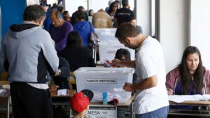 Chilenos vuelven a rechazar propuesta de nueva constitución