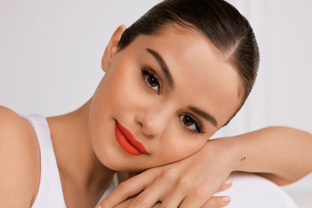 Selena Gomez confirma su relación con el productor Benny Blanco