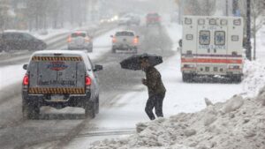 Alertan por tormenta de nieve en tres estados de EEUU y posibles retrasos en viajes