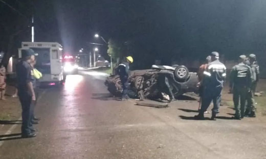 Un volcamiento en Playa El Agua dejó un muerto y 5 lesionados