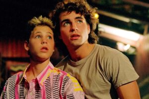 Canal 5 transmite una visión ochentera y rebelde de vampiros adolescentes que mezcla horror y comedia a la vez