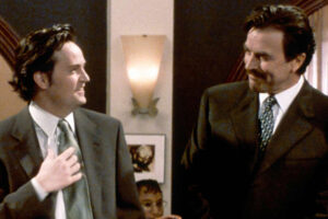 "Matthew Perry era el más talentoso del grupo". Tom Selleck recuerda su experiencia en 'Friends' y cómo aprendió a utilizar la ironía gracias al actor