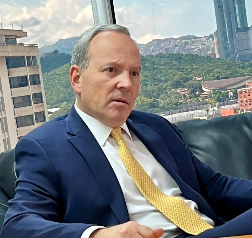 El 2024 viene con mayores ingresos y hay que manejar el ruido político