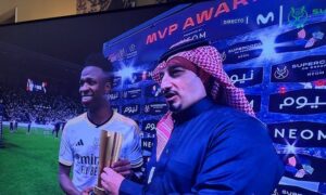 Real Madrid aplastó a Barcelona y levanta la Supercopa de España