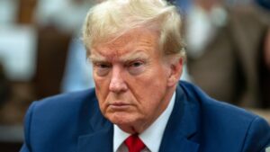 Trump vaticina el colapso económico de los EE.UU. tan pronto como en este 2024