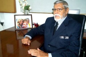 Falleció el locutor y animador de la radio y televisión venezolana Winston Vallenilla padre