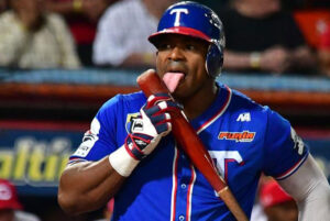 Los Tiburones de La Guaira ponen en Jaque a Cardenales de Lara