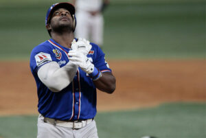 Tiburones de La Guaira derrotó al Caracas y sigue con paso firme hacia la final