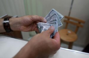 Remuneración promedio en el cuarto trimestre de 2023 en Caracas se ubicó en US$ 202 al mes
