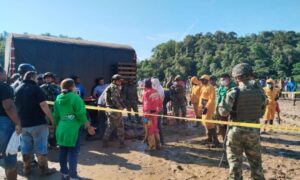 Sube a 33 las víctimas mortales de la tragedia en Colombia por derrumbes en la vía Quibdó – Medellín