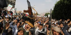 Quiénes son los hutíes de Yemen y qué poder de fuego tienen