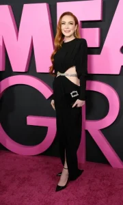 El look deslumbrante de Lindsay Lohan en su regreso a la gran pantalla luego del nacimiento de su hijo