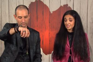 el soltero médium de Zamora falla en la predicción de su cita. "Yo soy una bruja del siglo XXI"