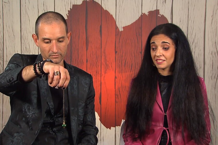 el soltero médium de Zamora falla en la predicción de su cita. "Yo soy una bruja del siglo XXI"