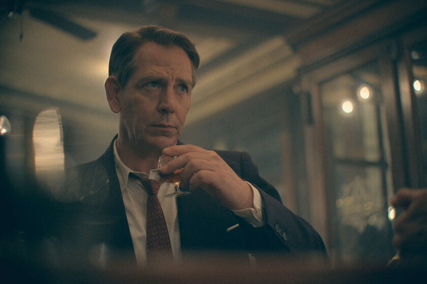 The New Look (2024) Crítica - La serie de Apple TV+ está más interesada en ser un eficaz drama de época que en un biopic de Dior