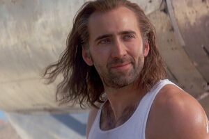 Azteca 7 transmitirá una vertiginosa aventura de altura y acción con Nicolas Cage (y su pelazo) como protagonistas