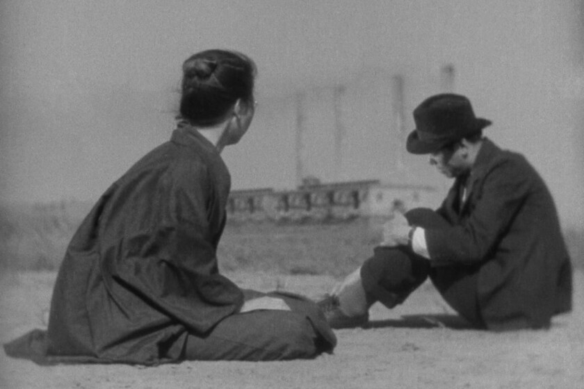 Es una de las mejores películas de un director histórico y puedes verla gratis en streaming. Un imprescindible drama familiar hizo historia en Japón