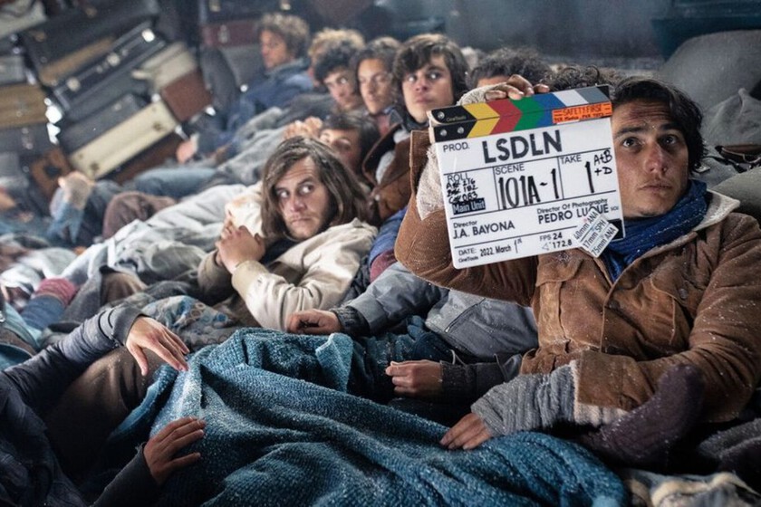 J.A. Bayona comparte las imágenes inéditas del "making of" de 'La sociedad de la nieve'